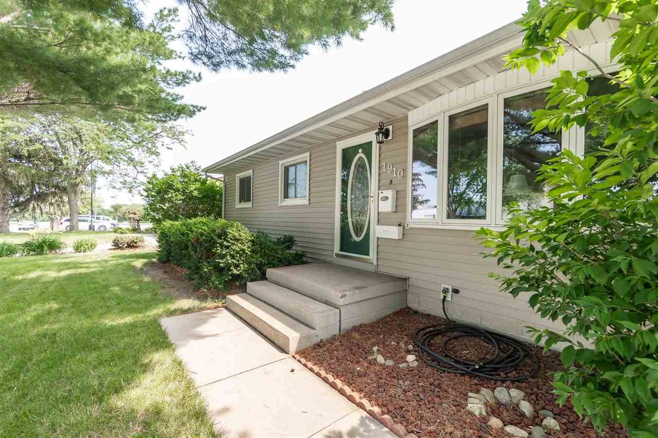 1910 Lorraine Avenue - Photo 1