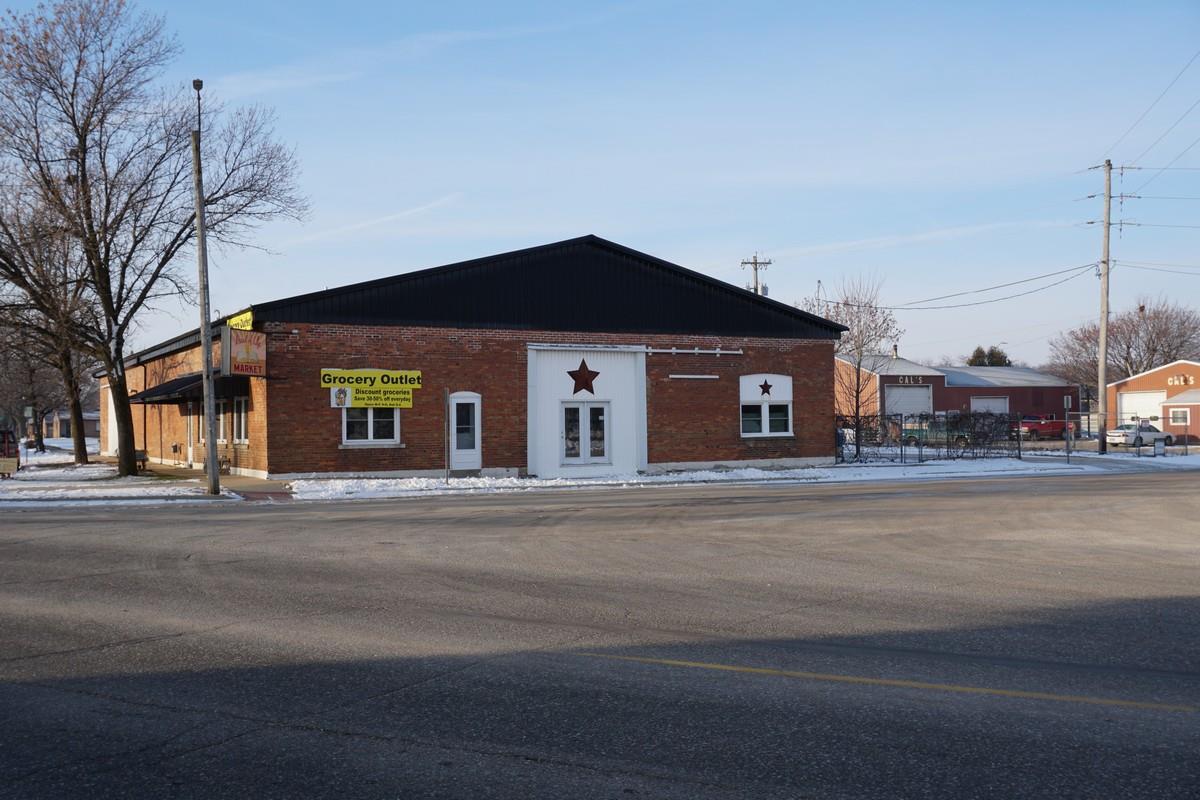 809 Wisconsin Street - Photo 1