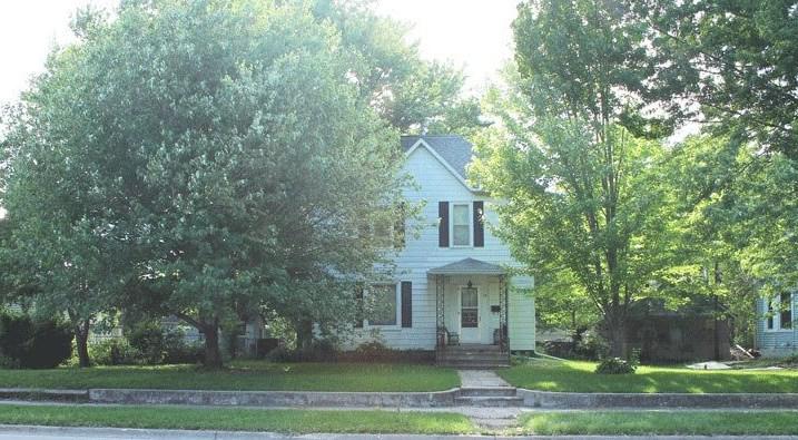 712 S Frederick - Photo 1
