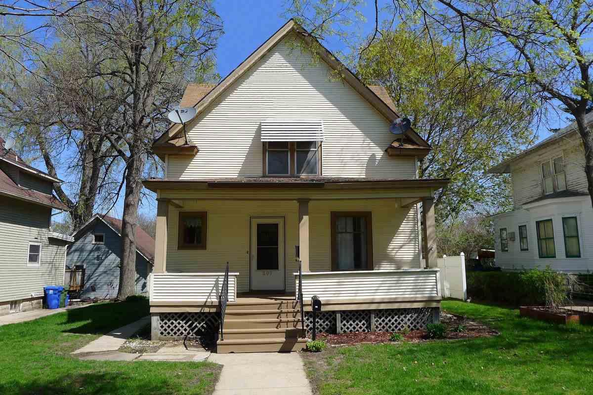 307 3rd Avenue - Photo 1