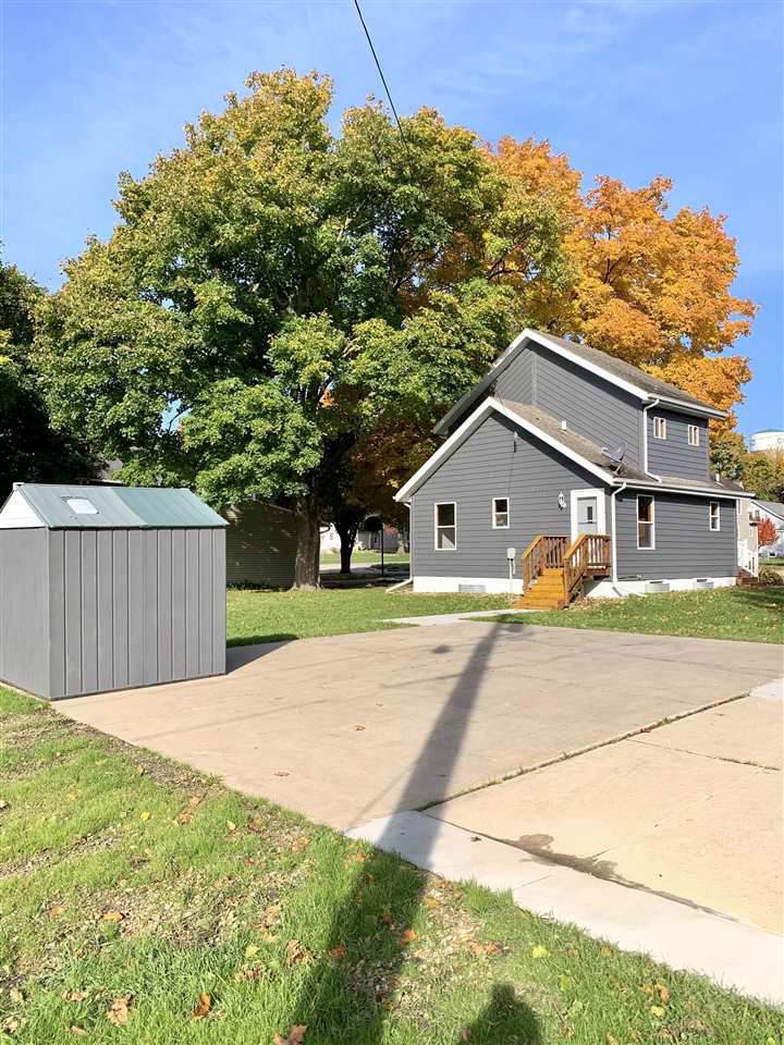 307 Grundy Avenue - Photo 1