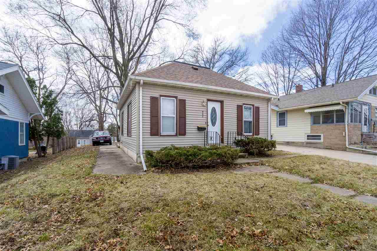 908 1st - Photo 1