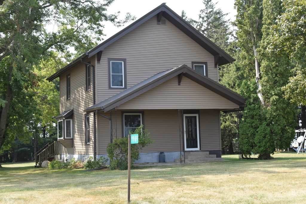 9909 R Ave. - Photo 1