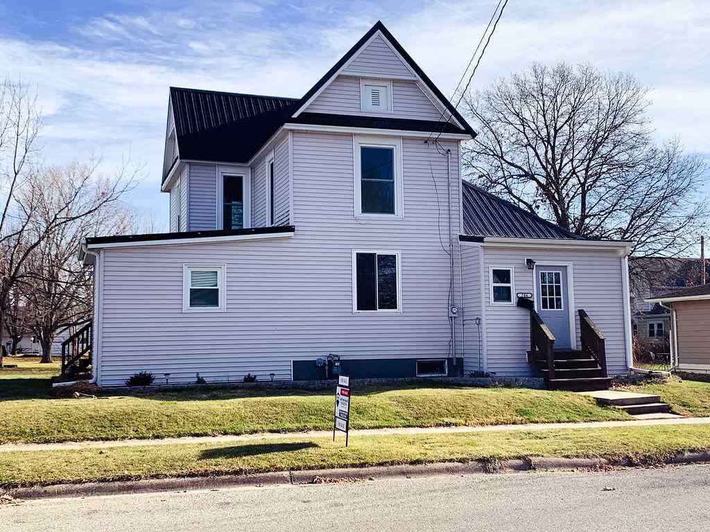704 Frost Street - Photo 1