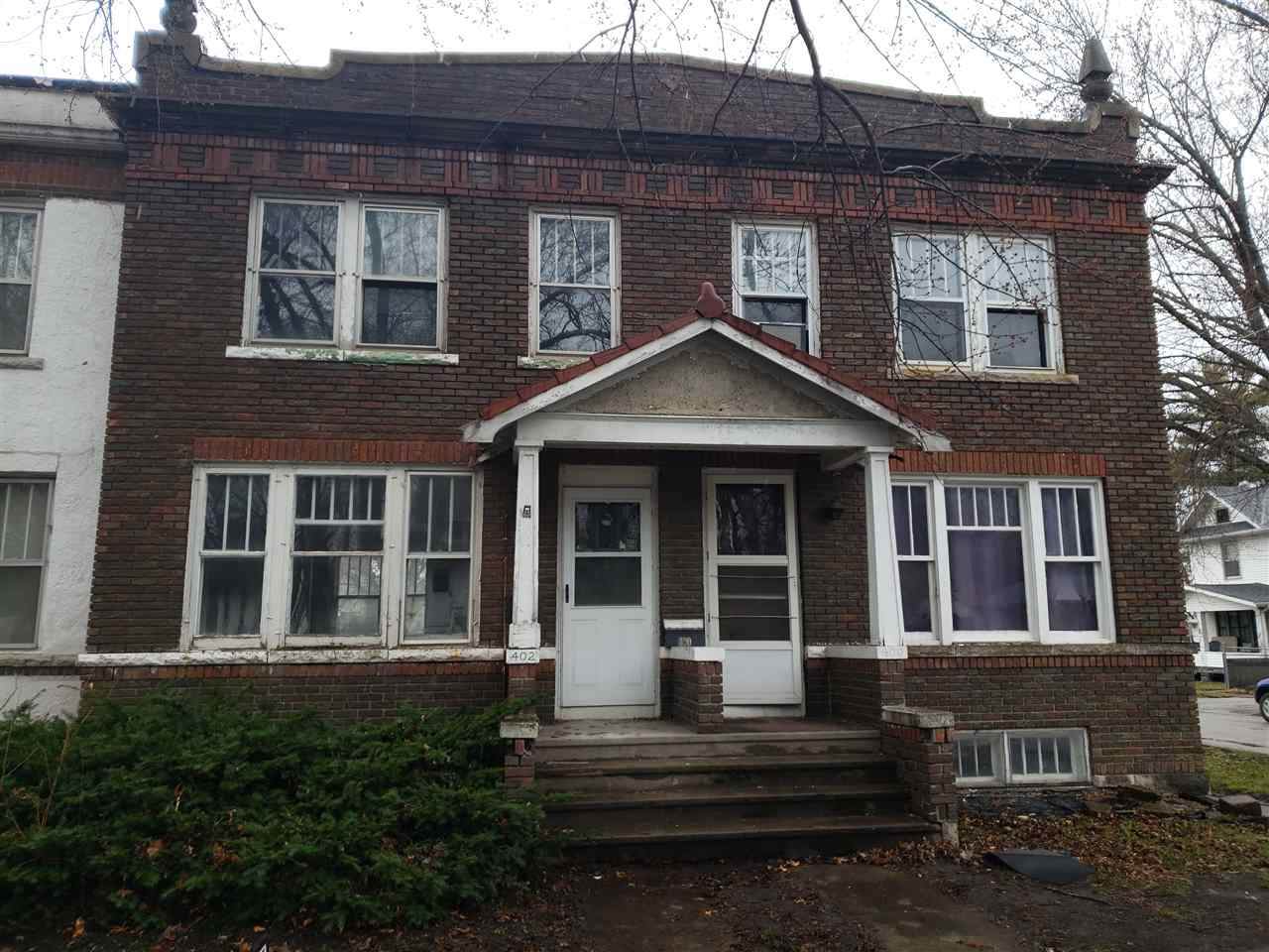 402 Oaklawn Avenue - Photo 1