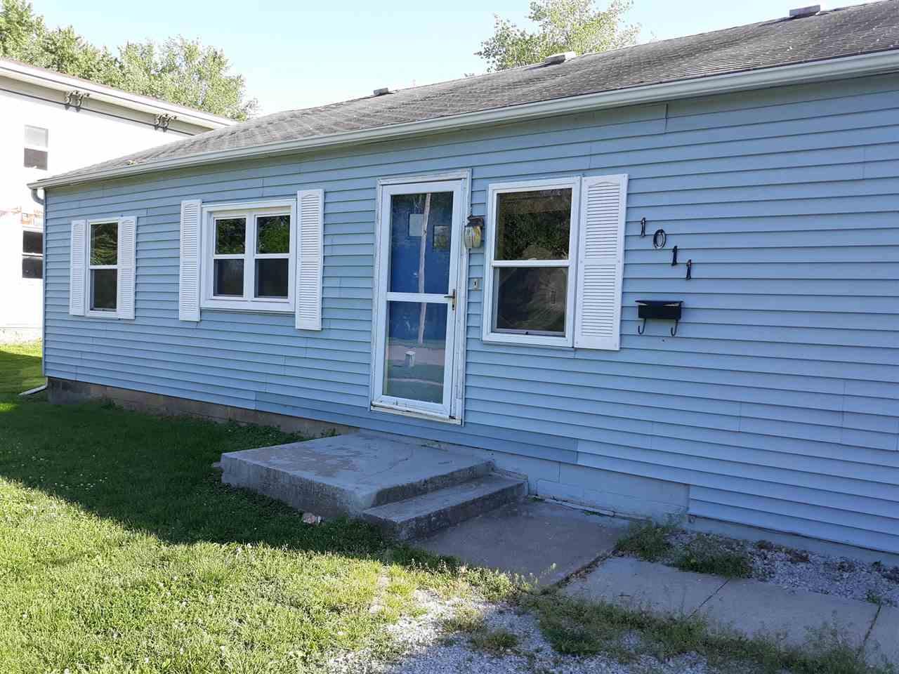 1011 Main Street - Photo 1