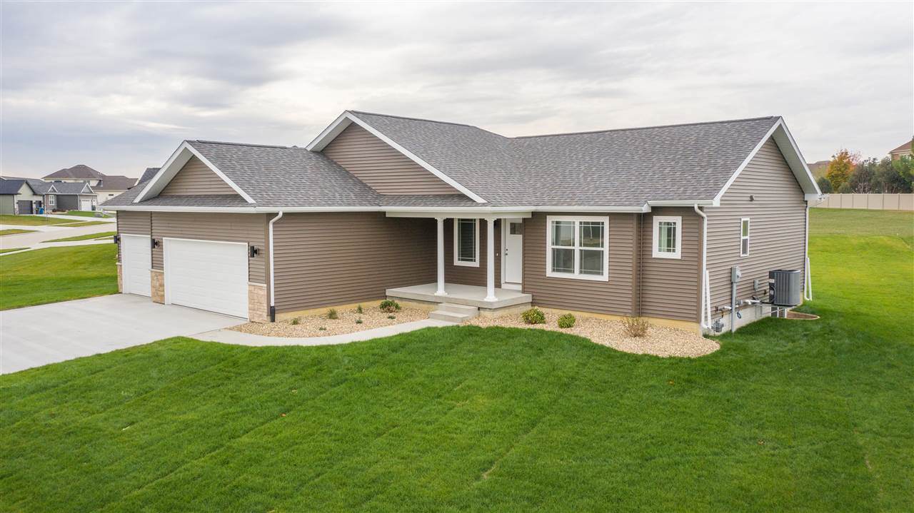 1746 Waxwing Way - Photo 1