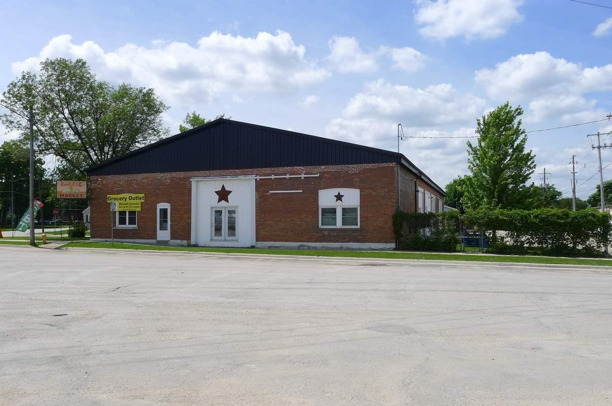 809 Wisconsin Street - Photo 1