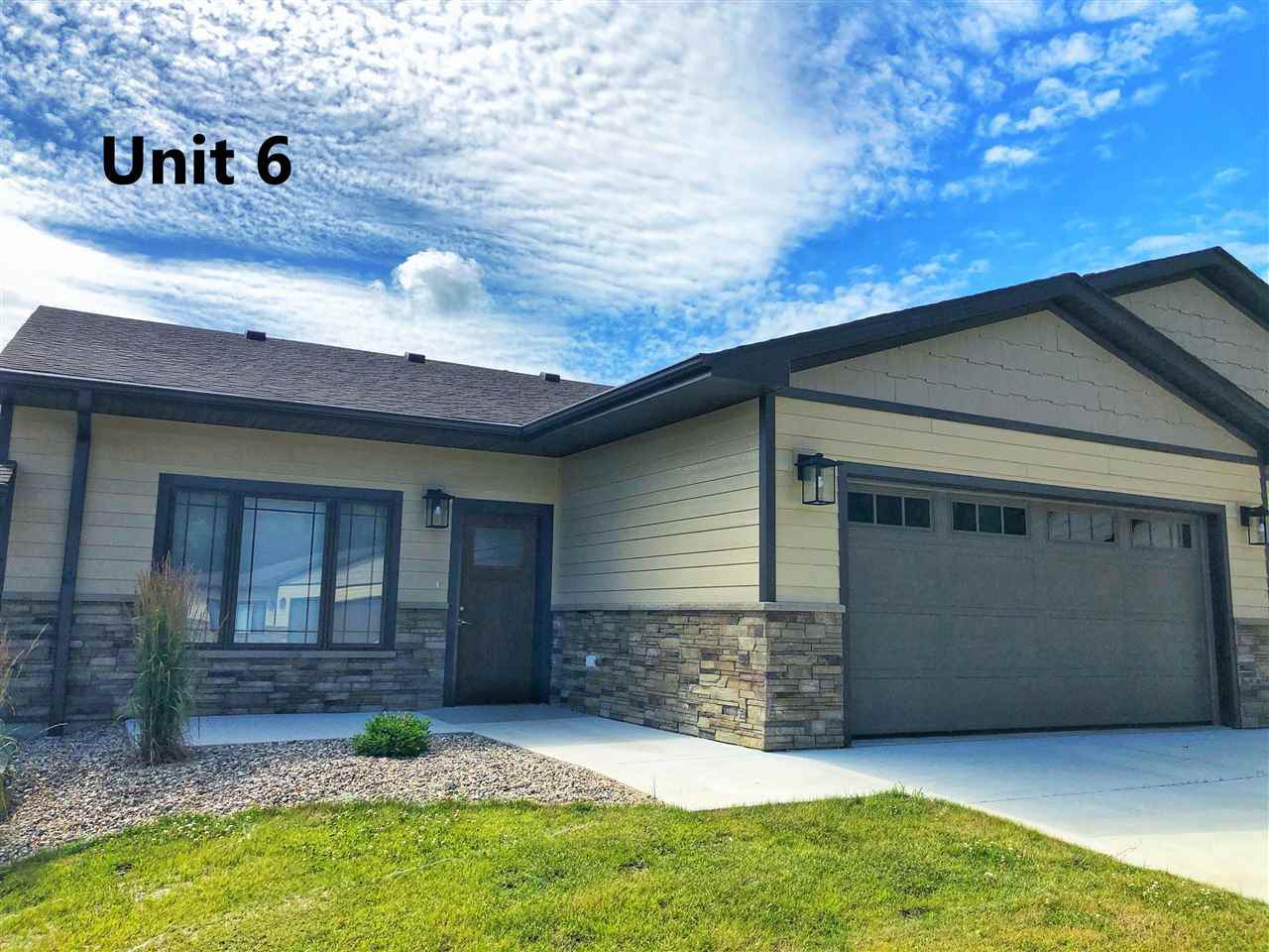1001 Ridgewood Drive - Photo 1