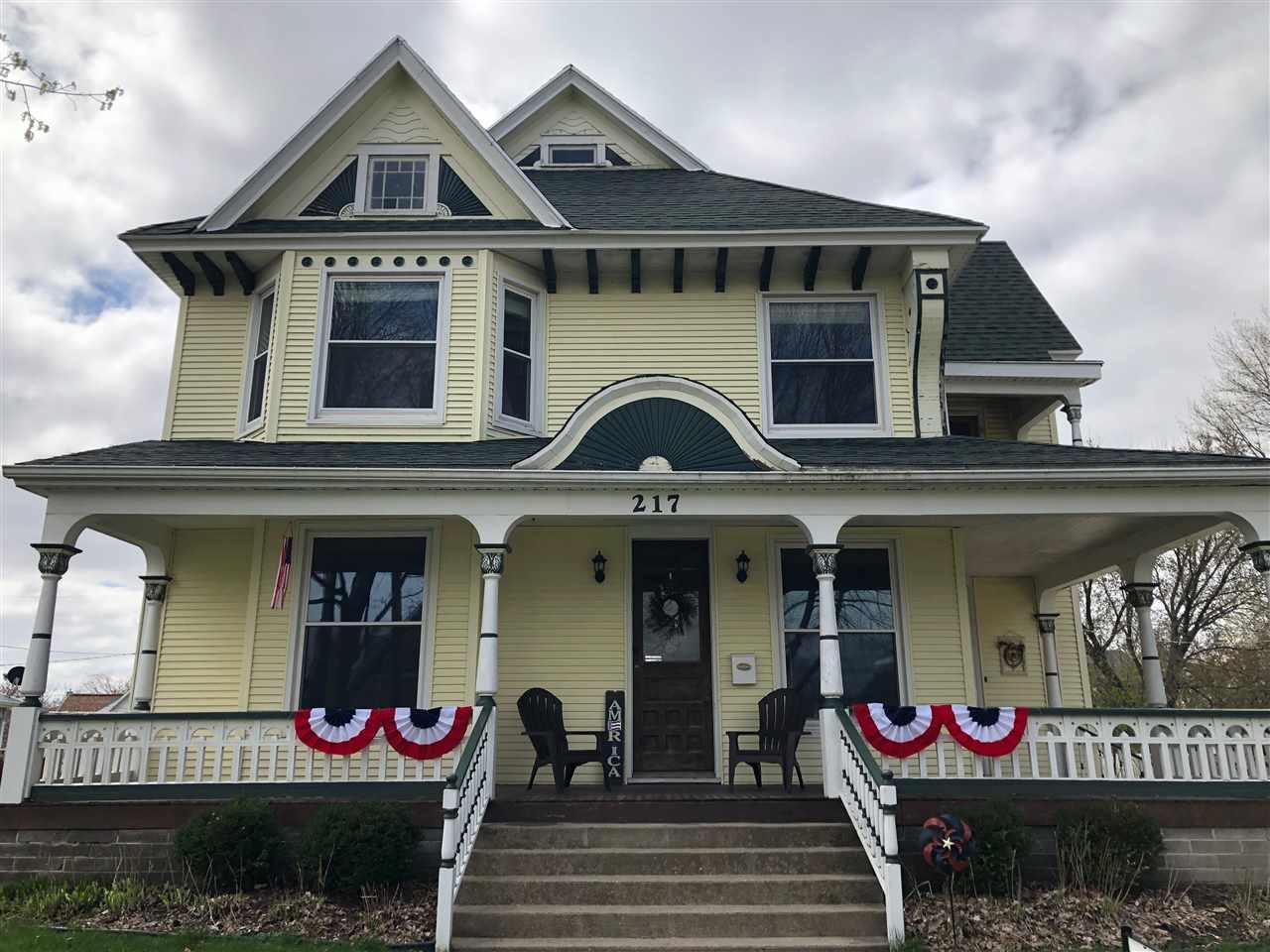 217 Locust Avenue - Photo 1