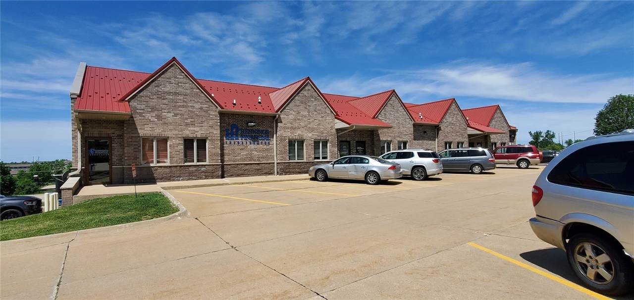 3720 Queen Court - Photo 1