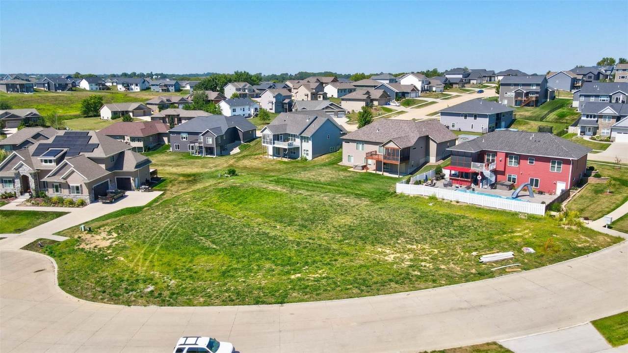 200 Edelweiss Cir - Photo 1