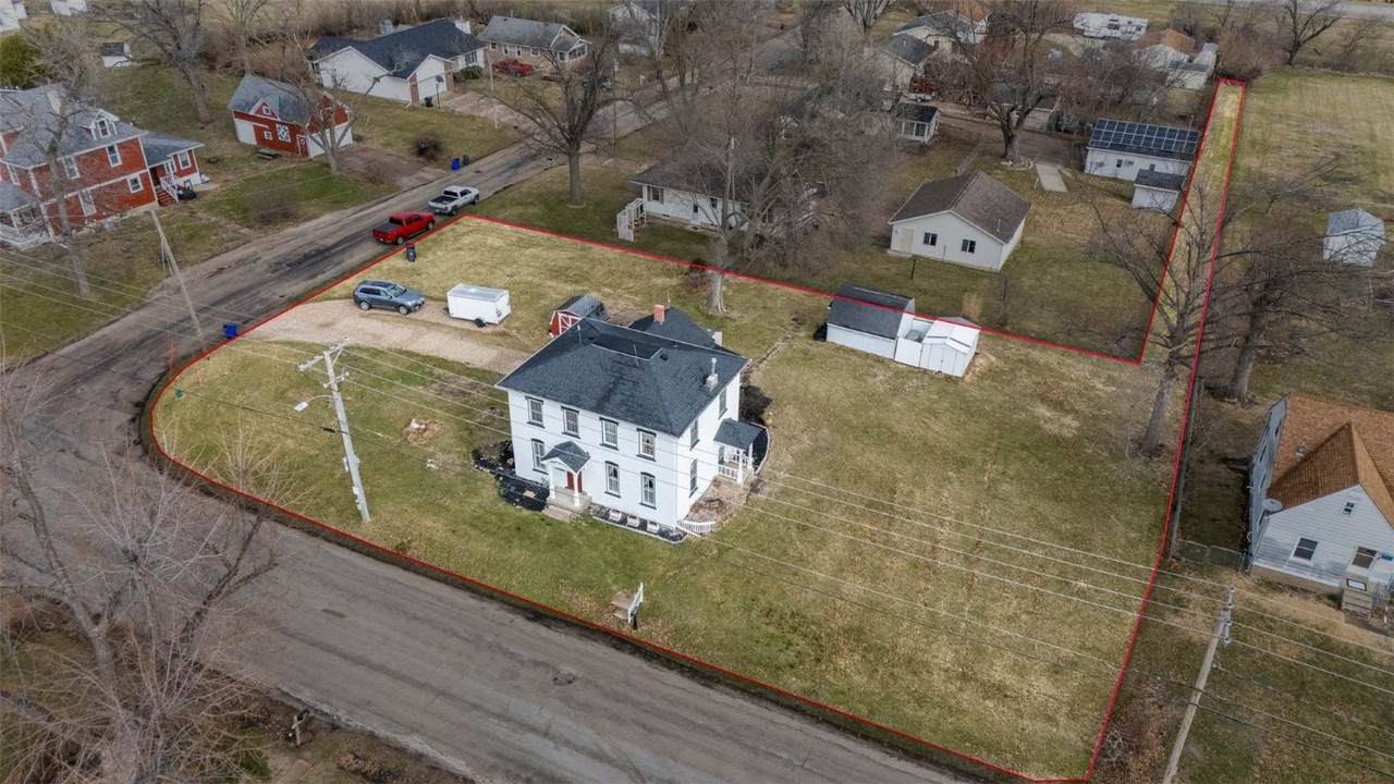 1860 E Ave - Photo 1