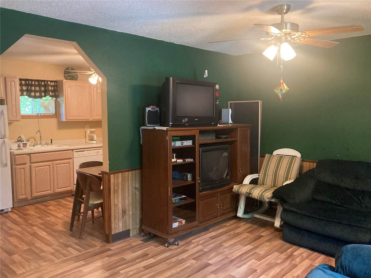 https://bt-photos.global.ssl.fastly.net/cedarrapids/orig_boomver_1_2506433-2.jpg