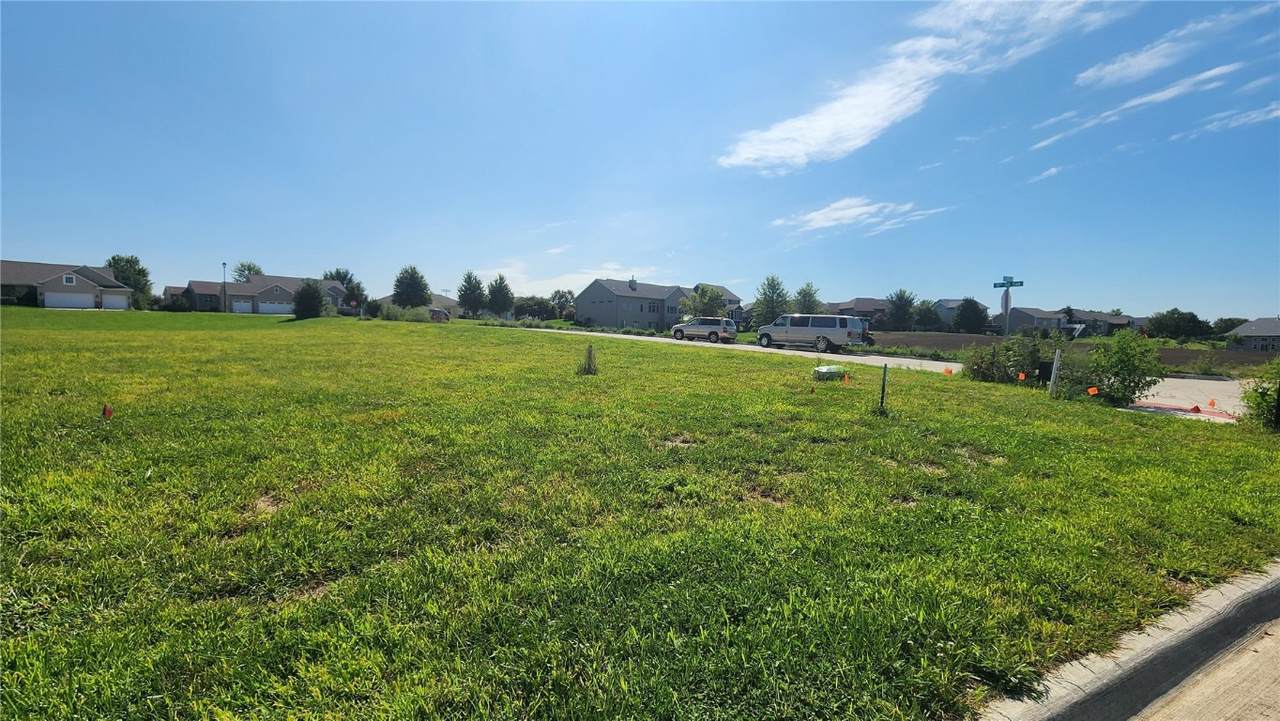 422 16th Place Sw - Photo 1