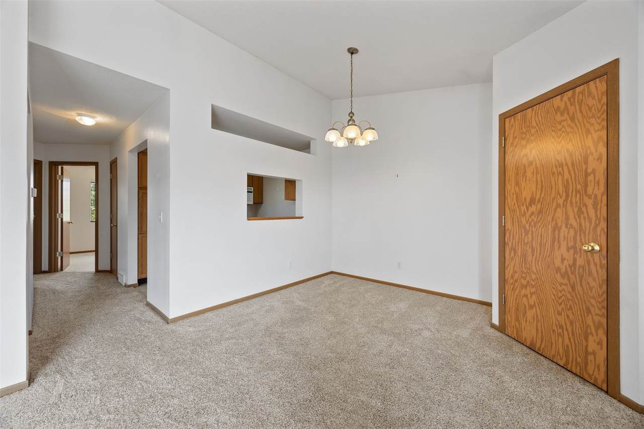 https://bt-photos.global.ssl.fastly.net/cedarrapids/1280_boomver_1_2508883-2.jpg