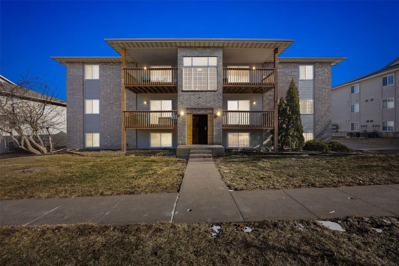 56 West Side Drive - Photo 1