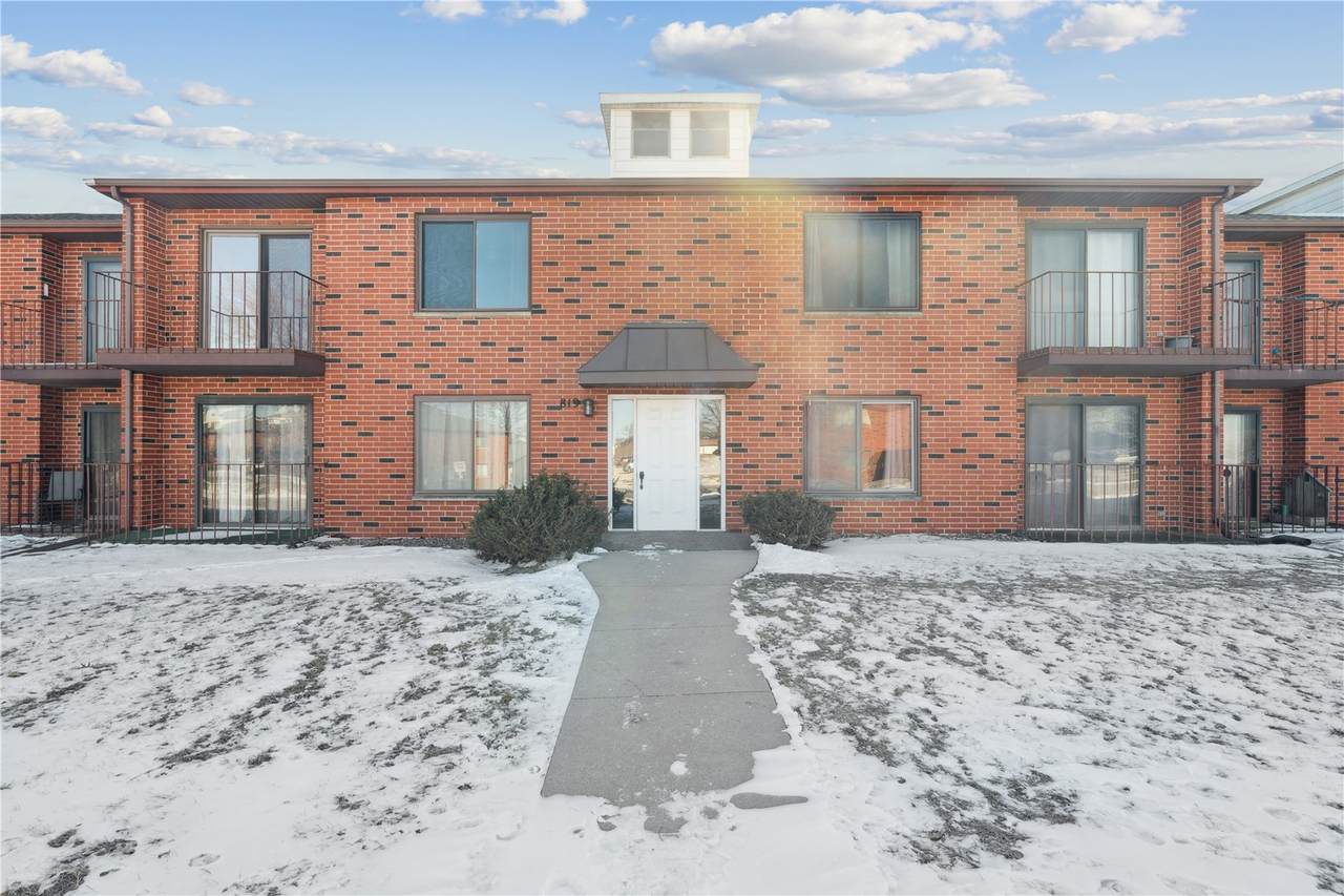 819 Kerry Lane - Photo 1