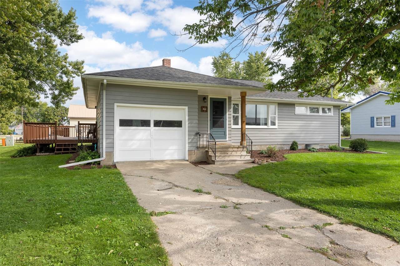 200 Hubbell Street - Photo 1