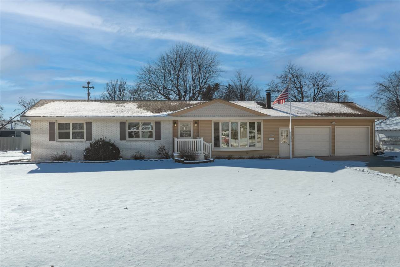 1402 3rd Street - Photo 1