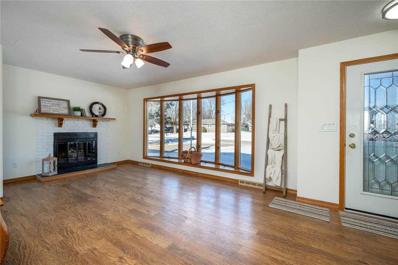 https://bt-photos.global.ssl.fastly.net/cedarrapids/1280_boomver_1_2600795-2.jpg