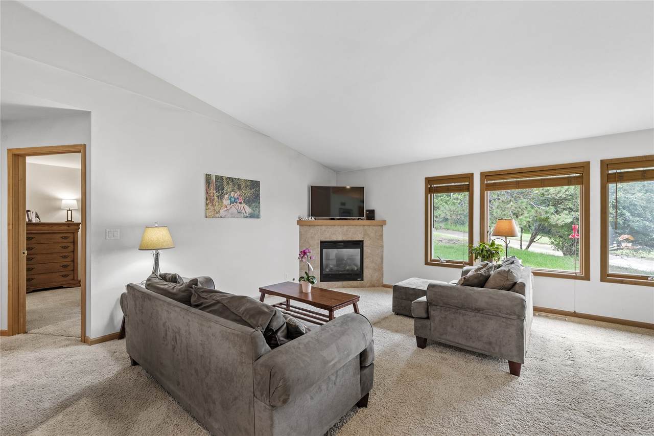 https://bt-photos.global.ssl.fastly.net/cedarrapids/1280_boomver_1_2600954-2.jpg