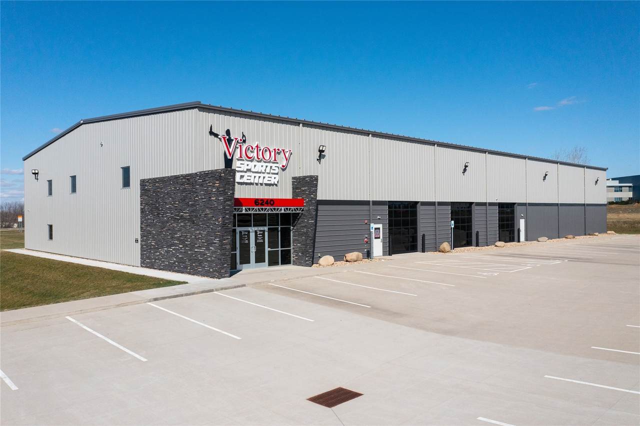 6240 N Gateway Drive - Photo 1