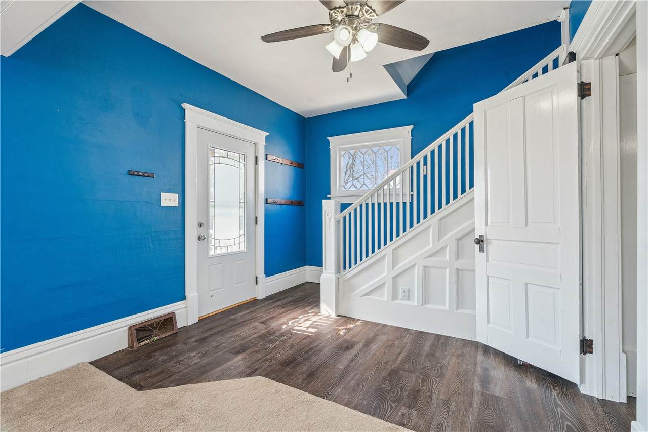 https://bt-photos.global.ssl.fastly.net/cedarrapids/1280_boomver_1_2601144-2.jpg