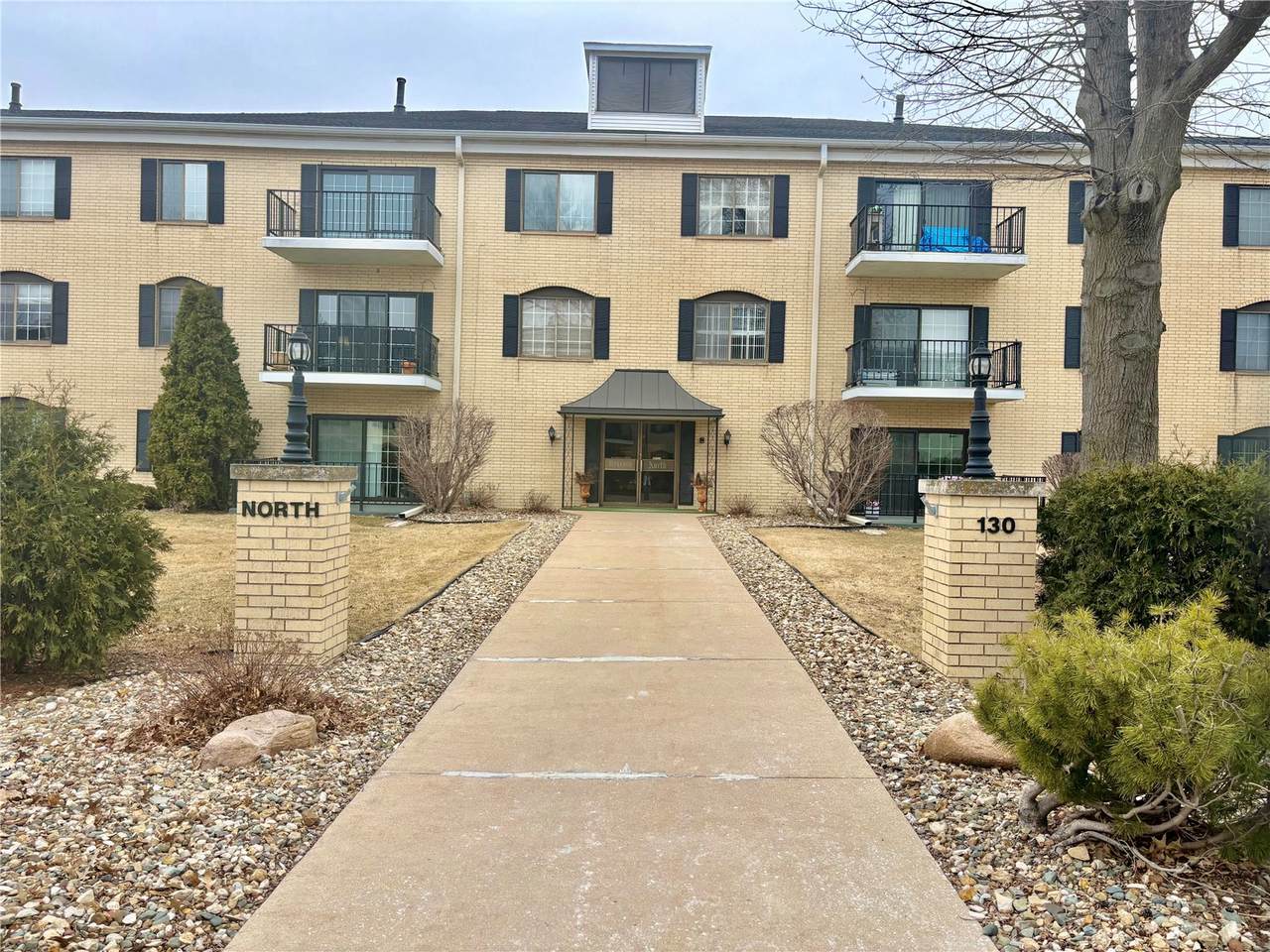 130 Thompson Drive - Photo 1