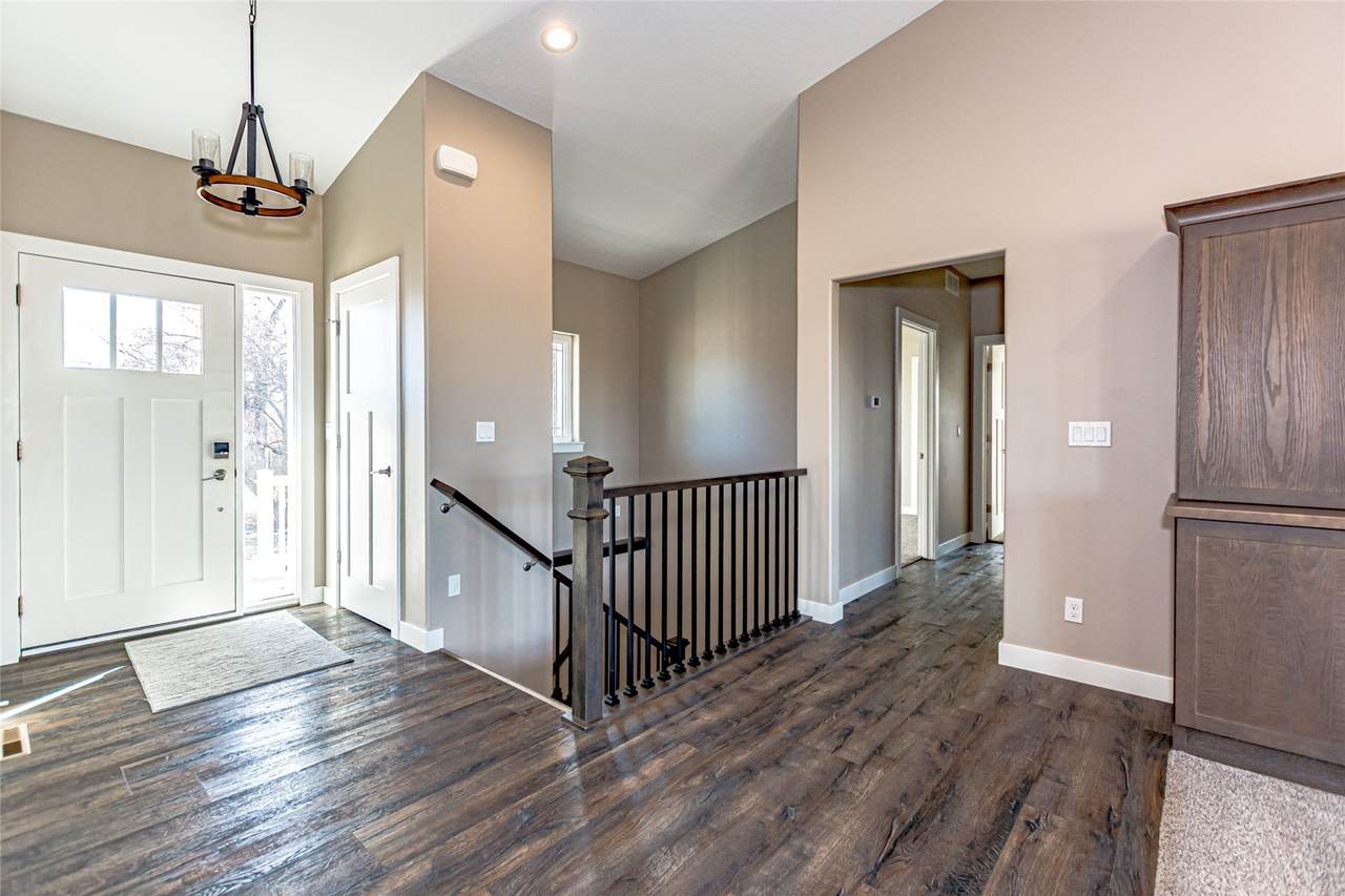 https://bt-photos.global.ssl.fastly.net/cedarrapids/1280_boomver_1_2601193-2.jpg