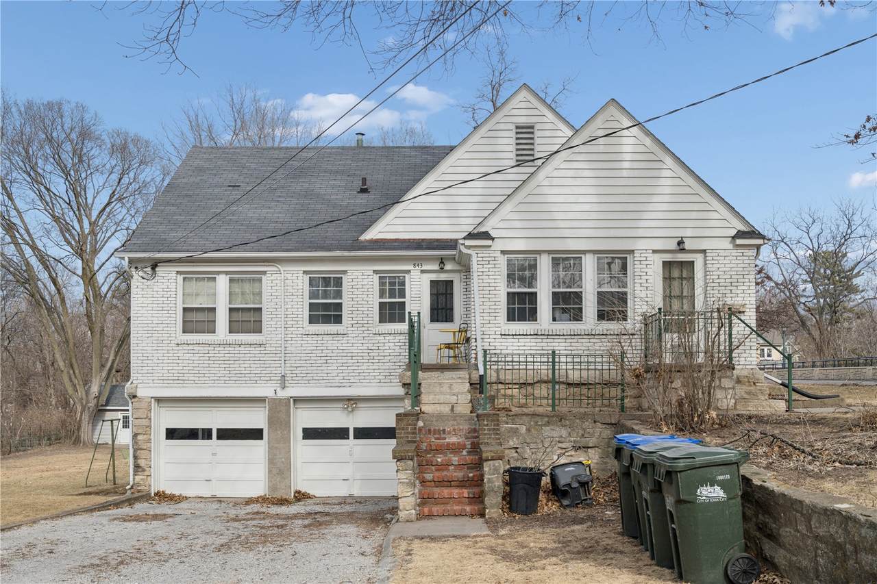 841-843 Summit - Photo 1