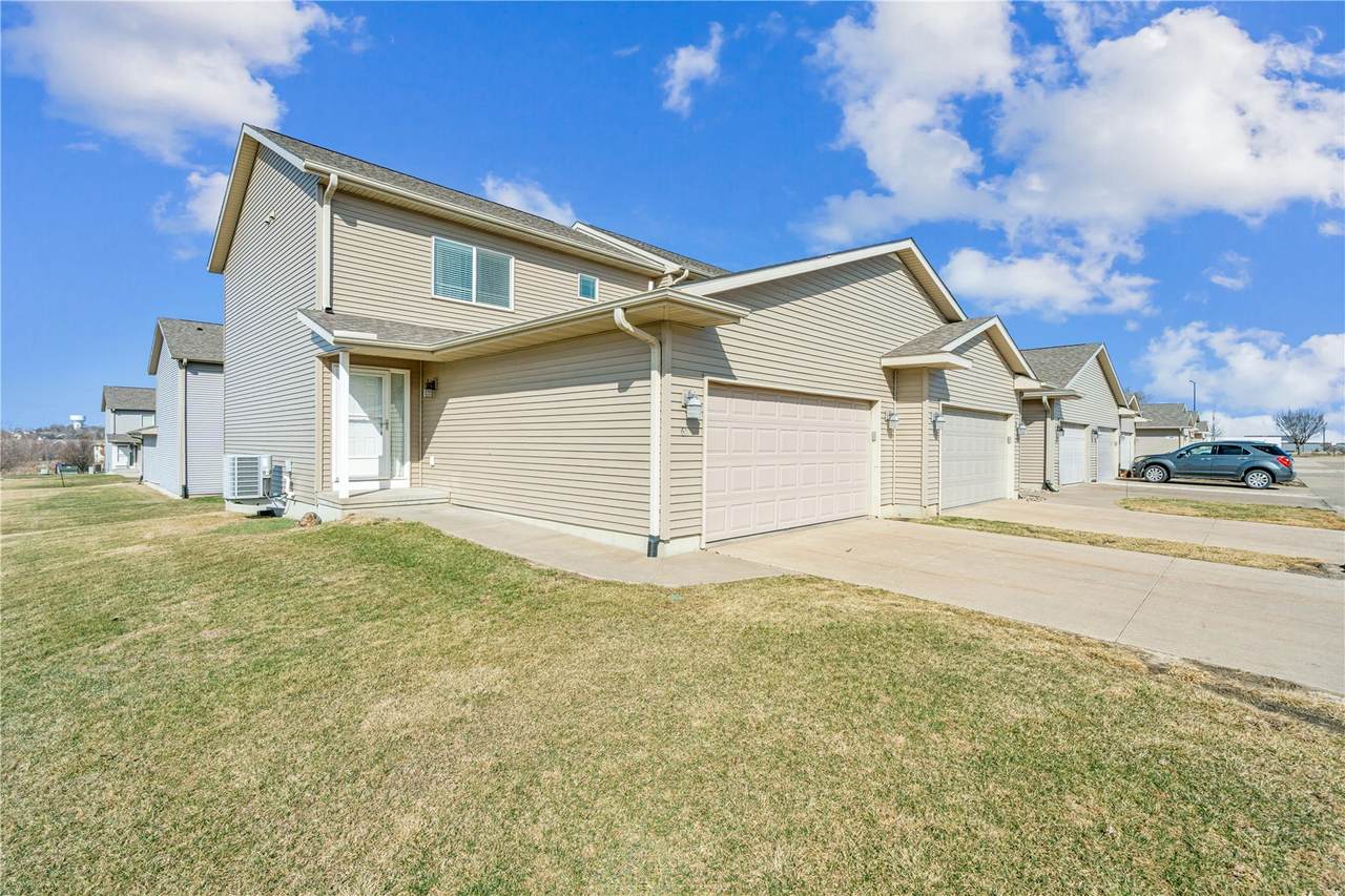 67 Woodstone - Photo 1