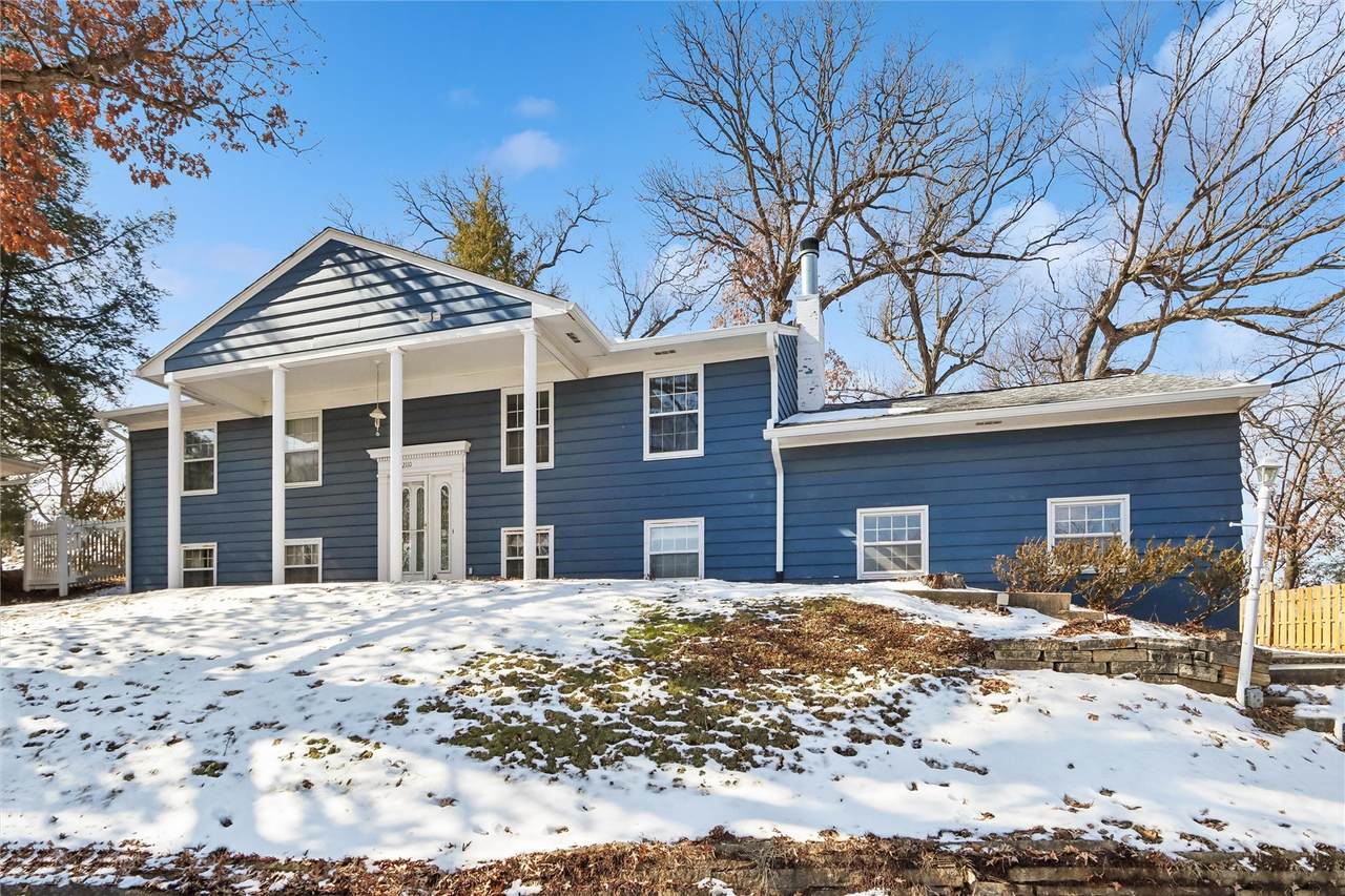 2110 Lincolnshire Drive - Photo 1