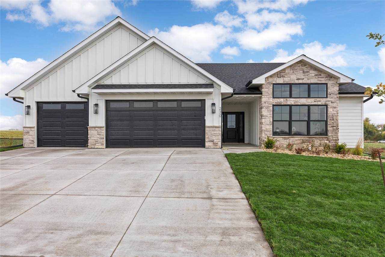 230 Howard Ave Nw - Photo 1