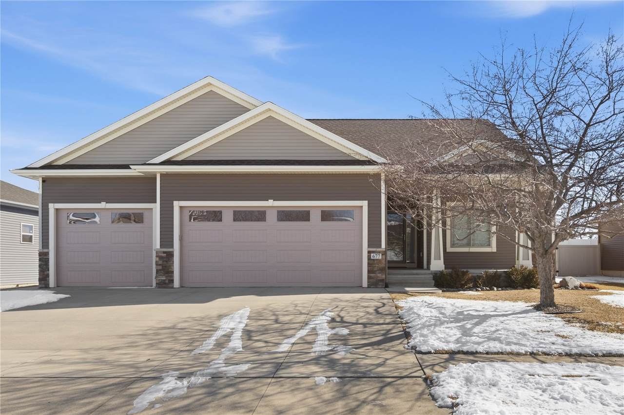 677 Raleigh Lane - Photo 1