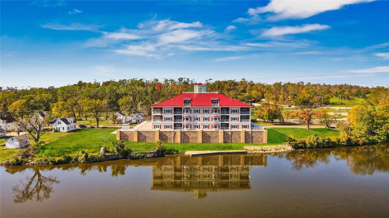 1871 Ellis Boulevard - Photo 1