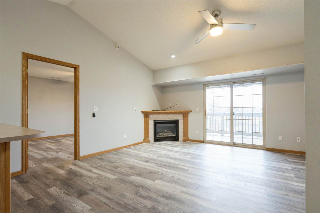 https://bt-photos.global.ssl.fastly.net/cedarrapids/1280_boomver_1_2601495-2.jpg