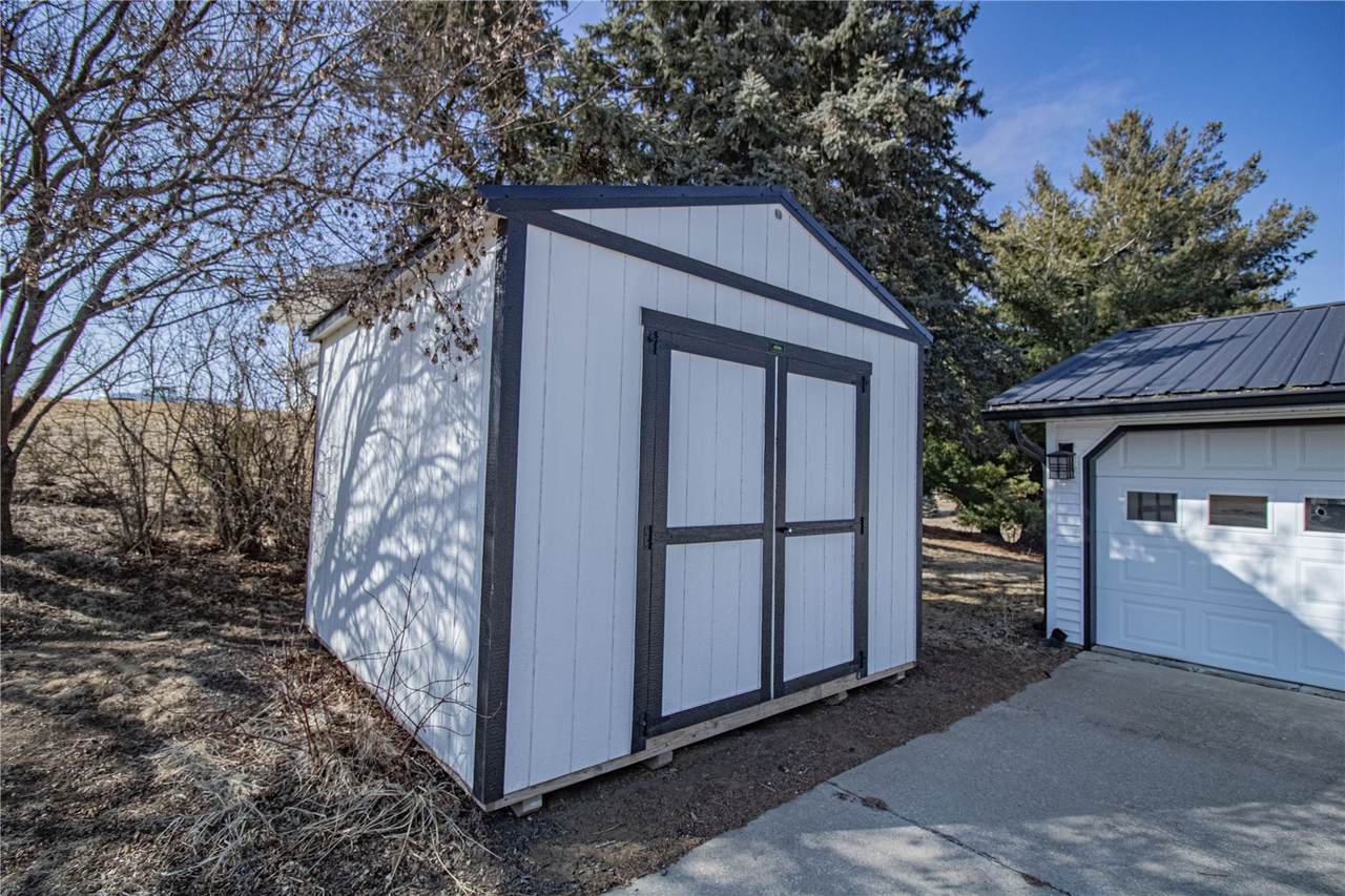 https://bt-photos.global.ssl.fastly.net/cedarrapids/1280_boomver_1_2601575-2.jpg