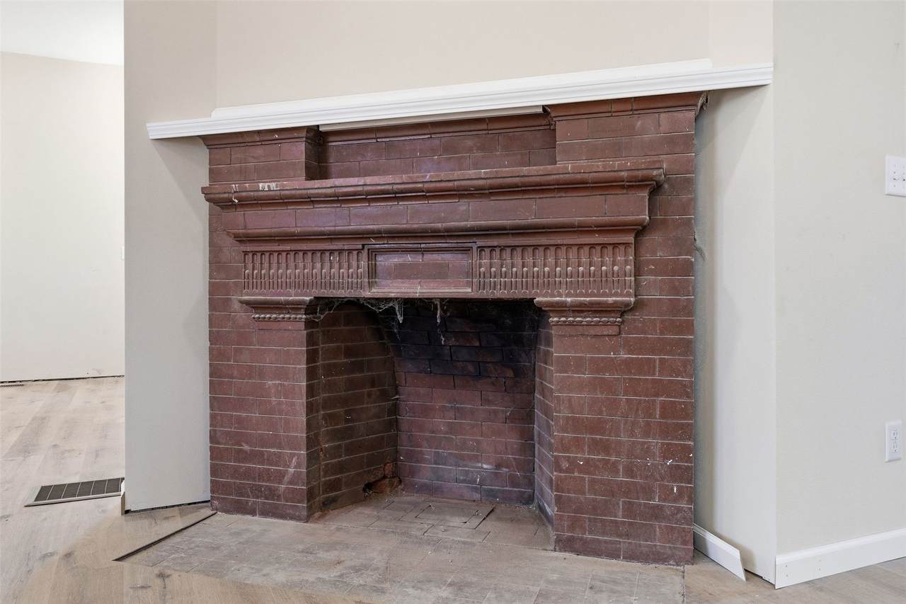 https://bt-photos.global.ssl.fastly.net/cedarrapids/1280_boomver_1_2601594-2.jpg