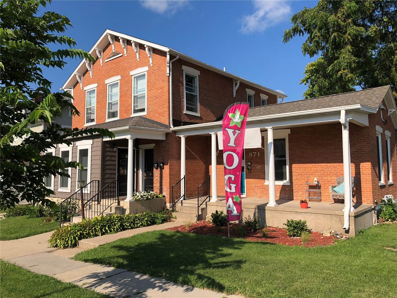 871 10th Street - Photo 1