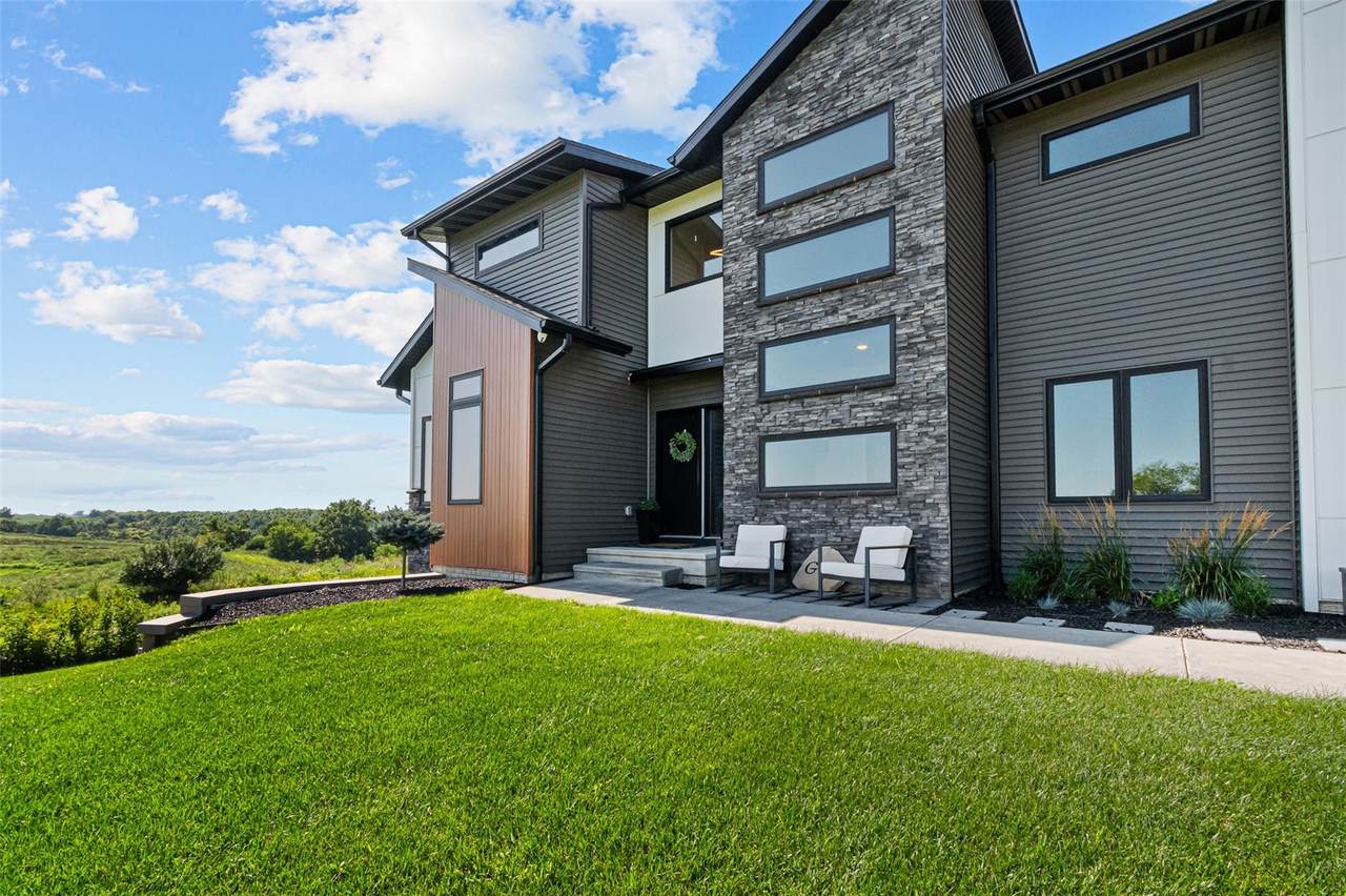 https://bt-photos.global.ssl.fastly.net/cedarrapids/1280_boomver_1_2601639-2.jpg