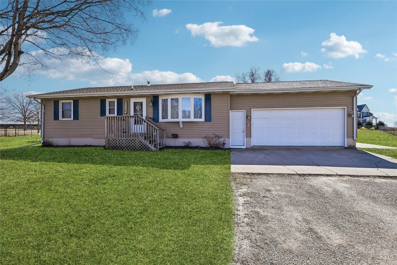 910 Karens Court - Photo 1