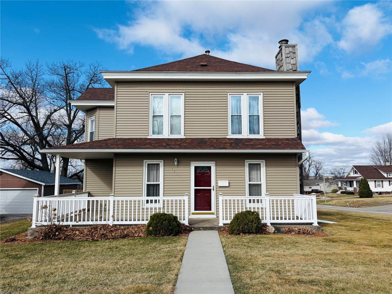1612 7th Ave - Photo 1