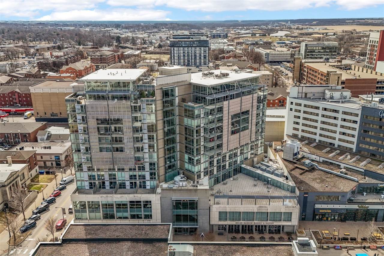 221 College St - Photo 1