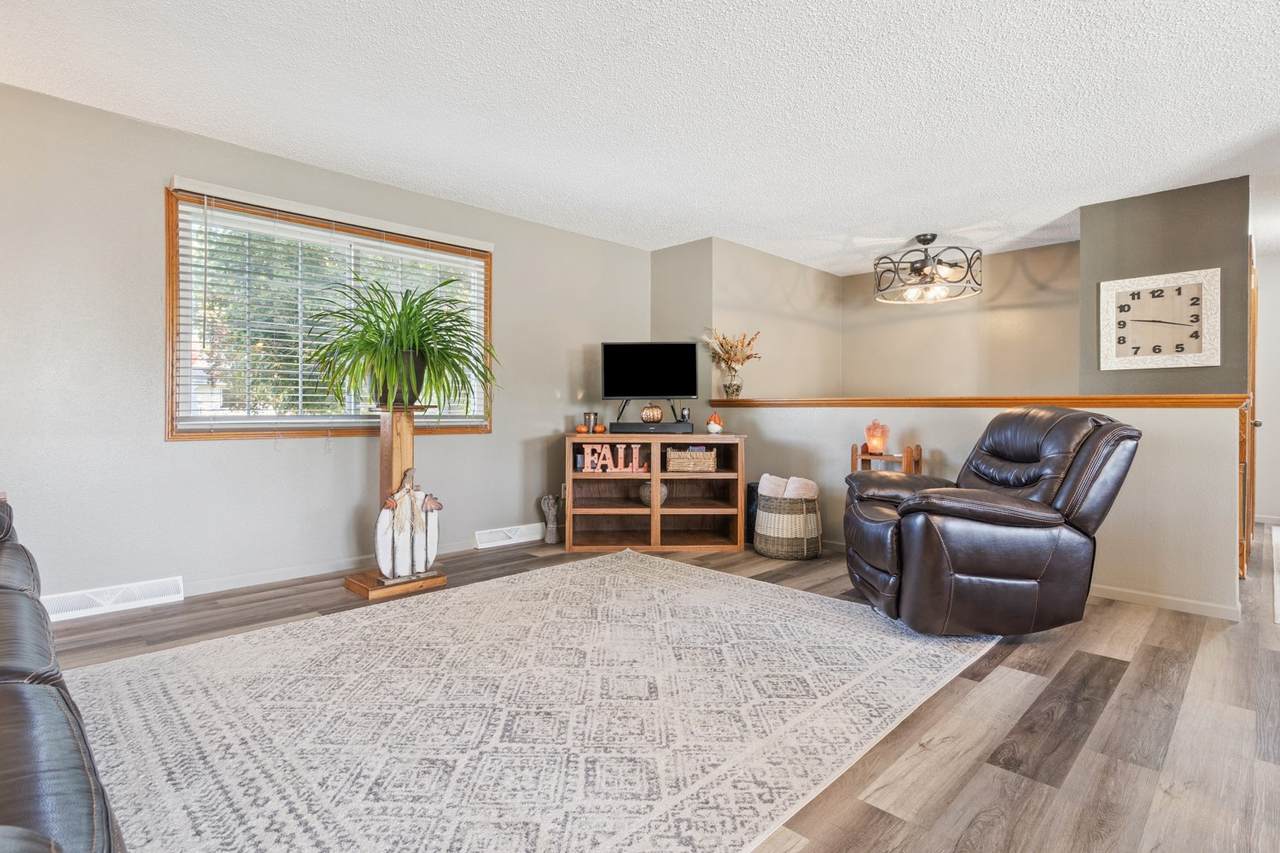 https://bt-photos.global.ssl.fastly.net/cedarrapids/1280_boomver_1_2601785-2.jpg