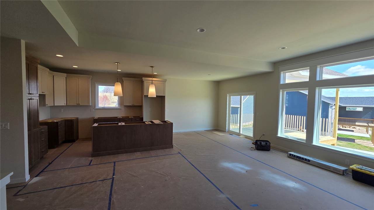 https://bt-photos.global.ssl.fastly.net/cedarrapids/1280_boomver_1_2601795-2.jpg