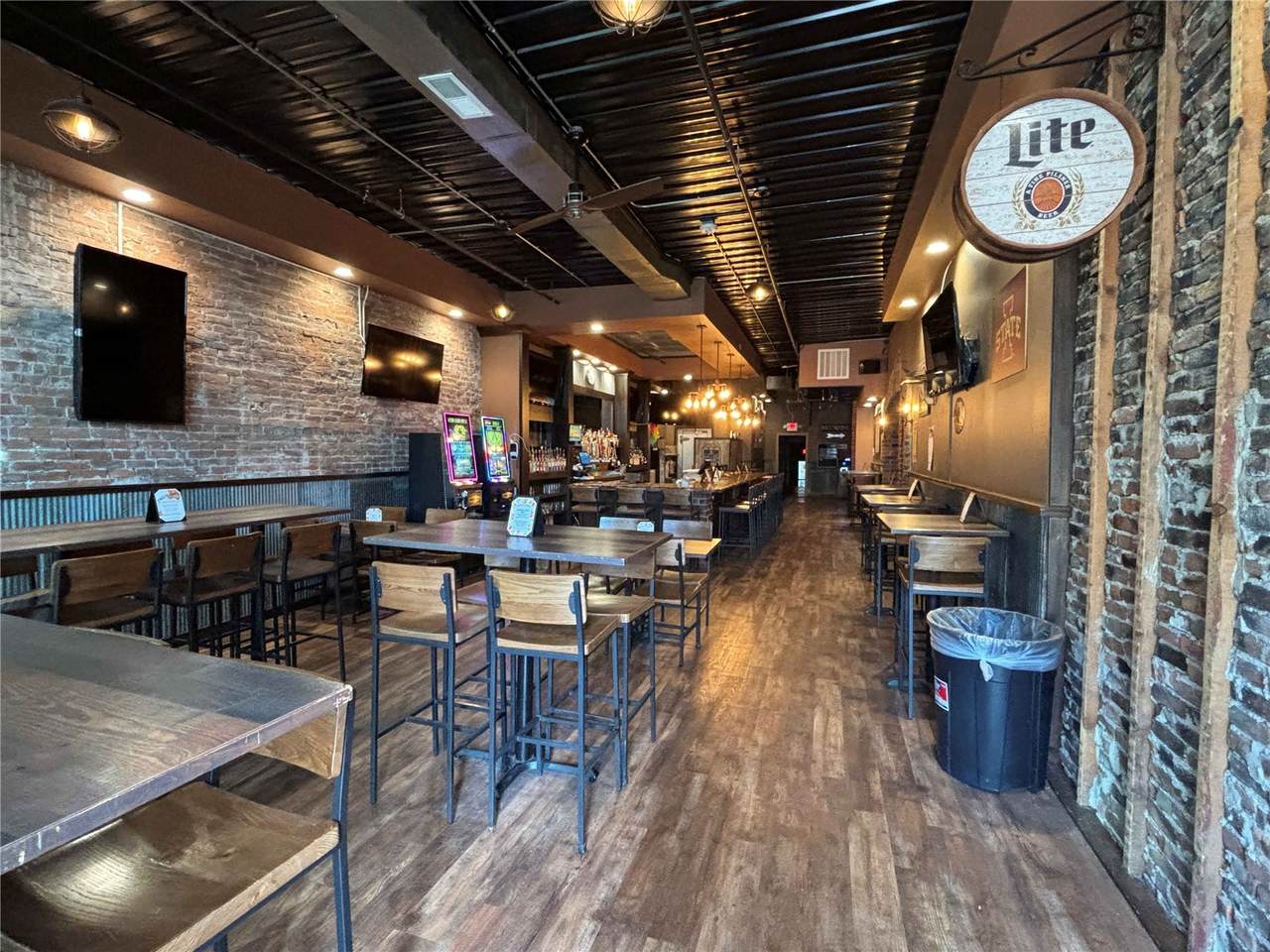 https://bt-photos.global.ssl.fastly.net/cedarrapids/1280_boomver_1_2601859-2.jpg