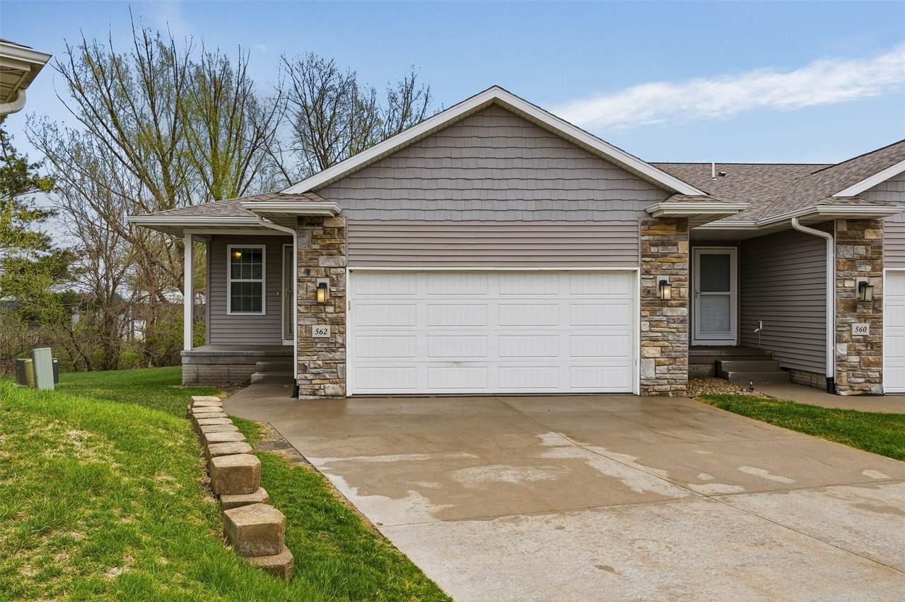 562 Meadow Oak Circle - Photo 1