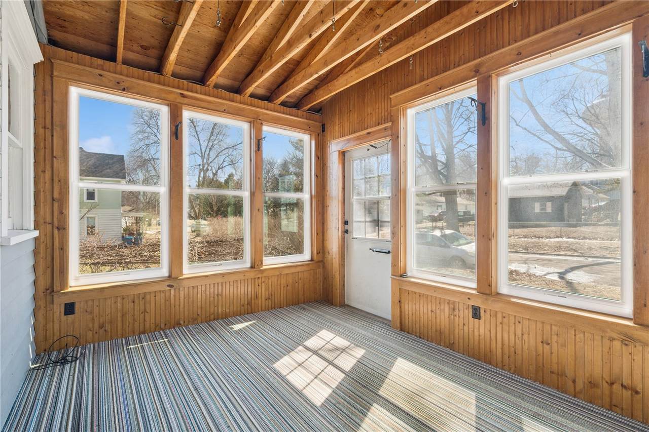 https://bt-photos.global.ssl.fastly.net/cedarrapids/1280_boomver_1_2601919-2.jpg