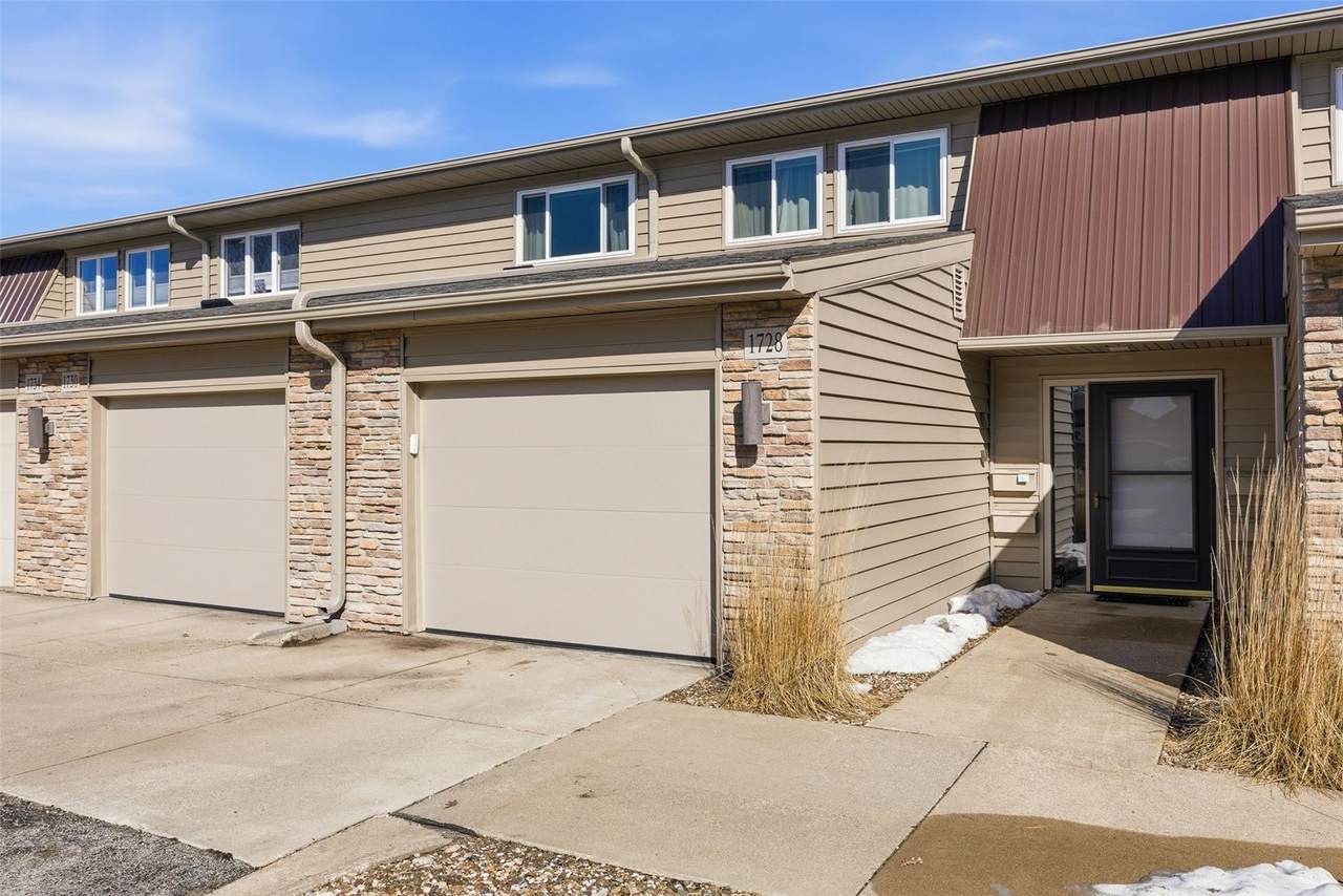 1728 Applewood Place - Photo 1